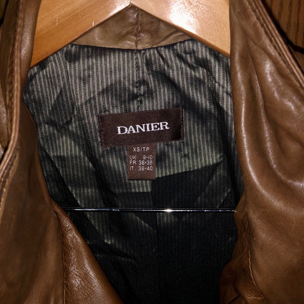 Leather jacket - Picture 3 of 3
